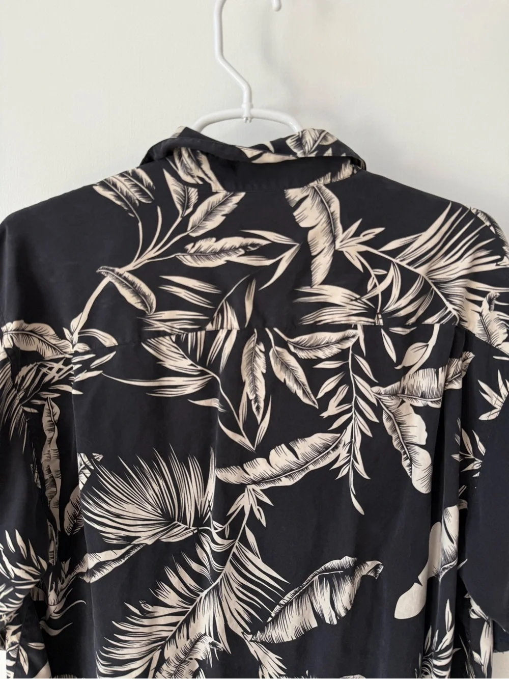 100% Silk Vintage Silk Tropical Print Aloha Button Down Resort Shirt